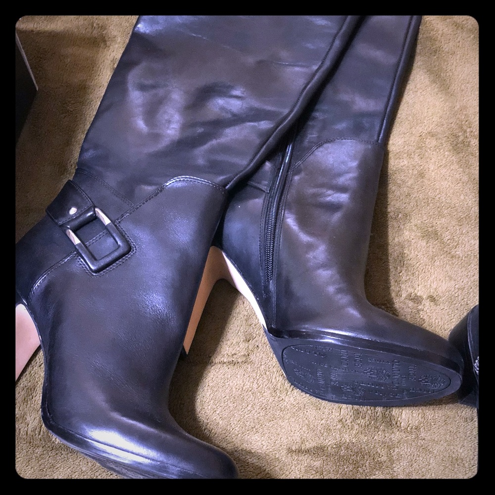 Ladies knee high boots
